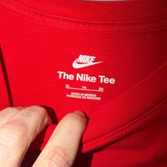 Nike Kids Bright Red Long Sleeve Tee XL - Picture 2 of 3